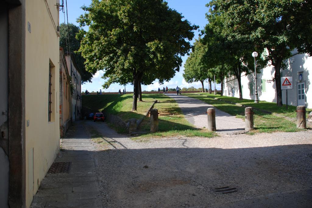 S. Agostino Fronte Mura Lucques Extérieur photo